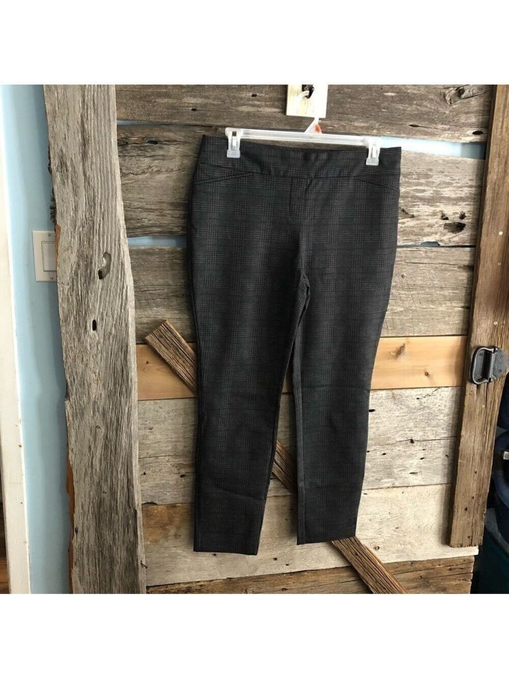 Dalia size 14 grey/Black plaid pull on skinny leg pants